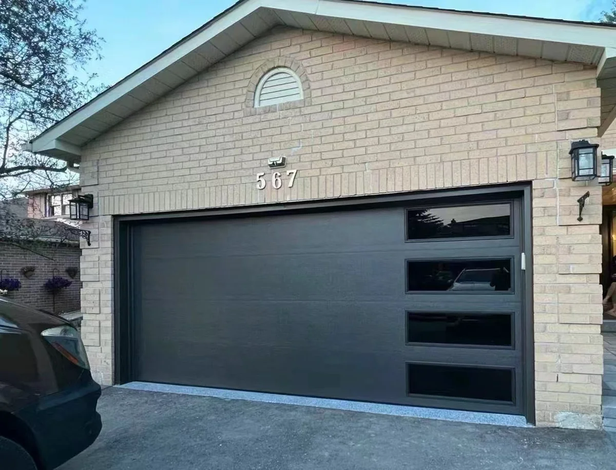 Секционные гаражные ворота с электроприводом - изображение 2