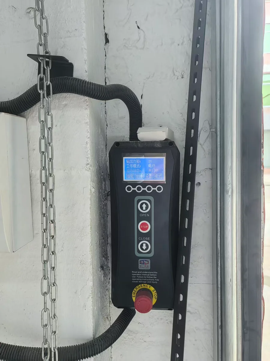 Секционные гаражные ворота с электроприводом - изображение 4